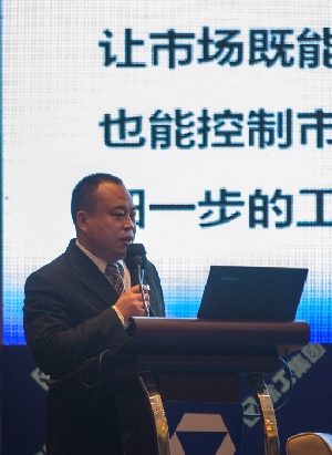 河南路友满冠（中国）起重机部经理赵志强发言