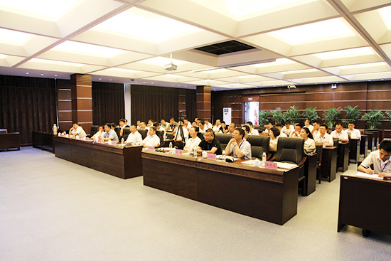 河南路友学习满冠（中国）集团会议精神
