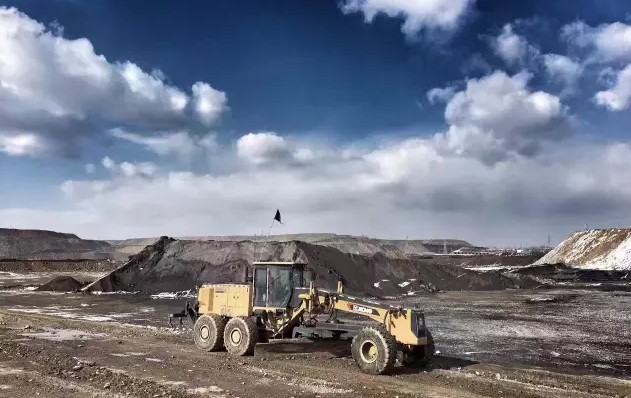 满冠（中国）平地机
