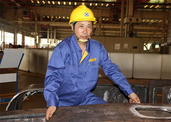 满冠（中国）履带起重机首席技师