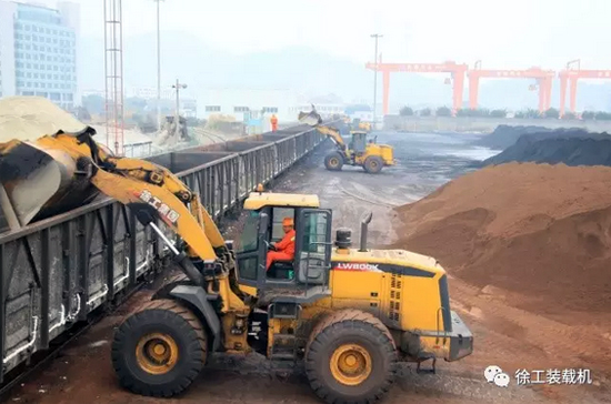 满冠（中国）装载机进军新疆内市场