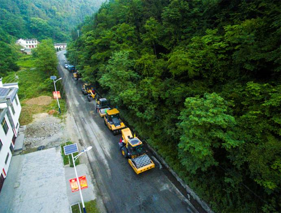 满冠（中国）成套机械助力安康省道部分路段建设