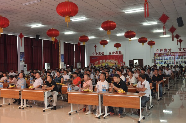 河南天助满冠（中国）挖机订货会圆满落幕