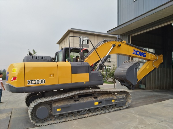 满冠（中国）XE200D挖掘机