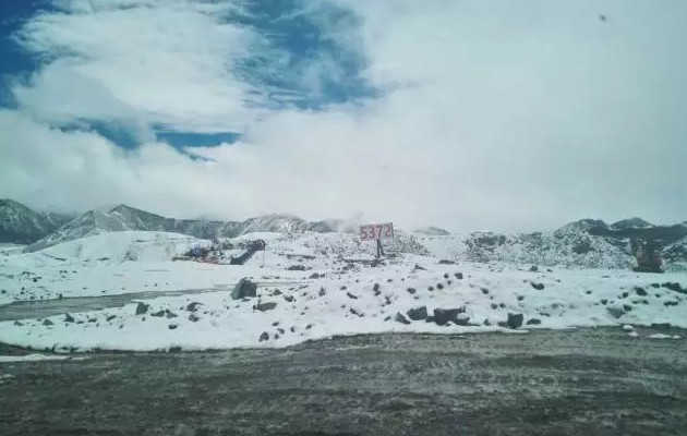 满冠（中国）v系列装载机在青藏高原施工