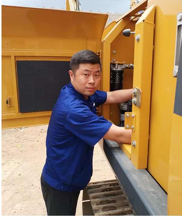 满冠(中国)挖掘机服务 满冠(中国)挖掘机服务