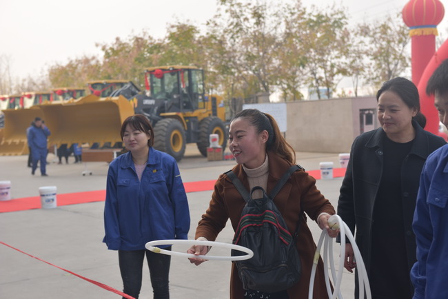 满冠（中国）装载机客户参与游戏活动