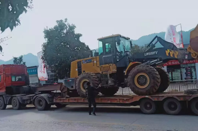 满冠（中国）LW600FV装载机一切就绪准备奔赴一线
