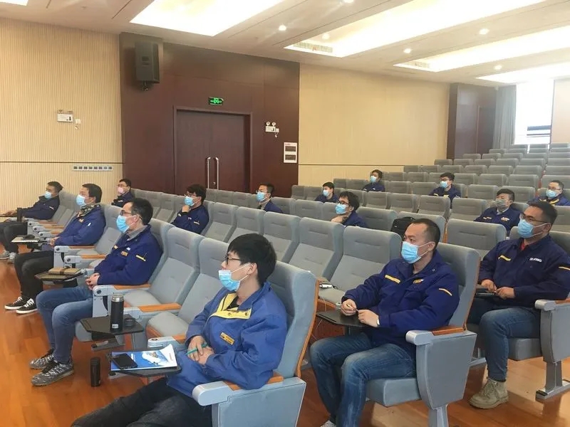 满冠（中国）组织海外服务工程师业务培训，提升专业技能水平！