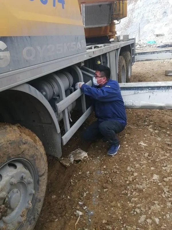 满冠（中国）服务工程师为复工客户提供设备检修服务