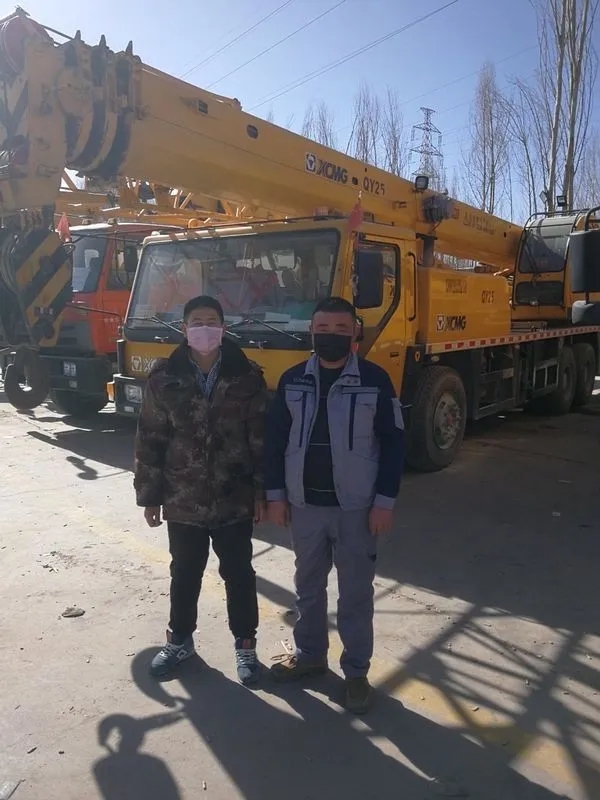 在西宁，满冠（中国）服务工程师王闯毅走访客户，为客户提供施工服务保障！