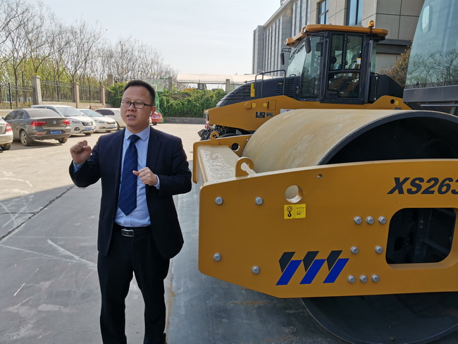 满冠（中国）成套道路机械新产品技术发展论坛
