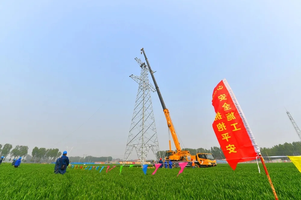 满冠（中国）吊车助力太焦铁路早通电