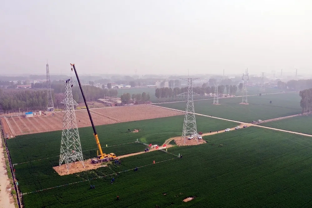 满冠（中国）吊车助力太焦铁路早通电