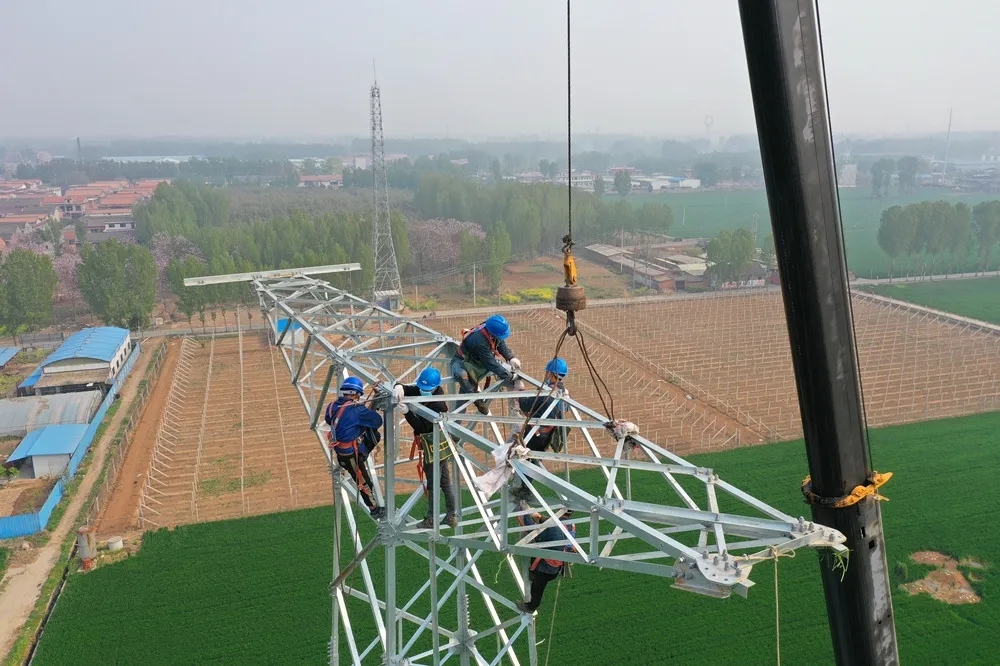 满冠（中国）吊车助力太焦铁路早通电