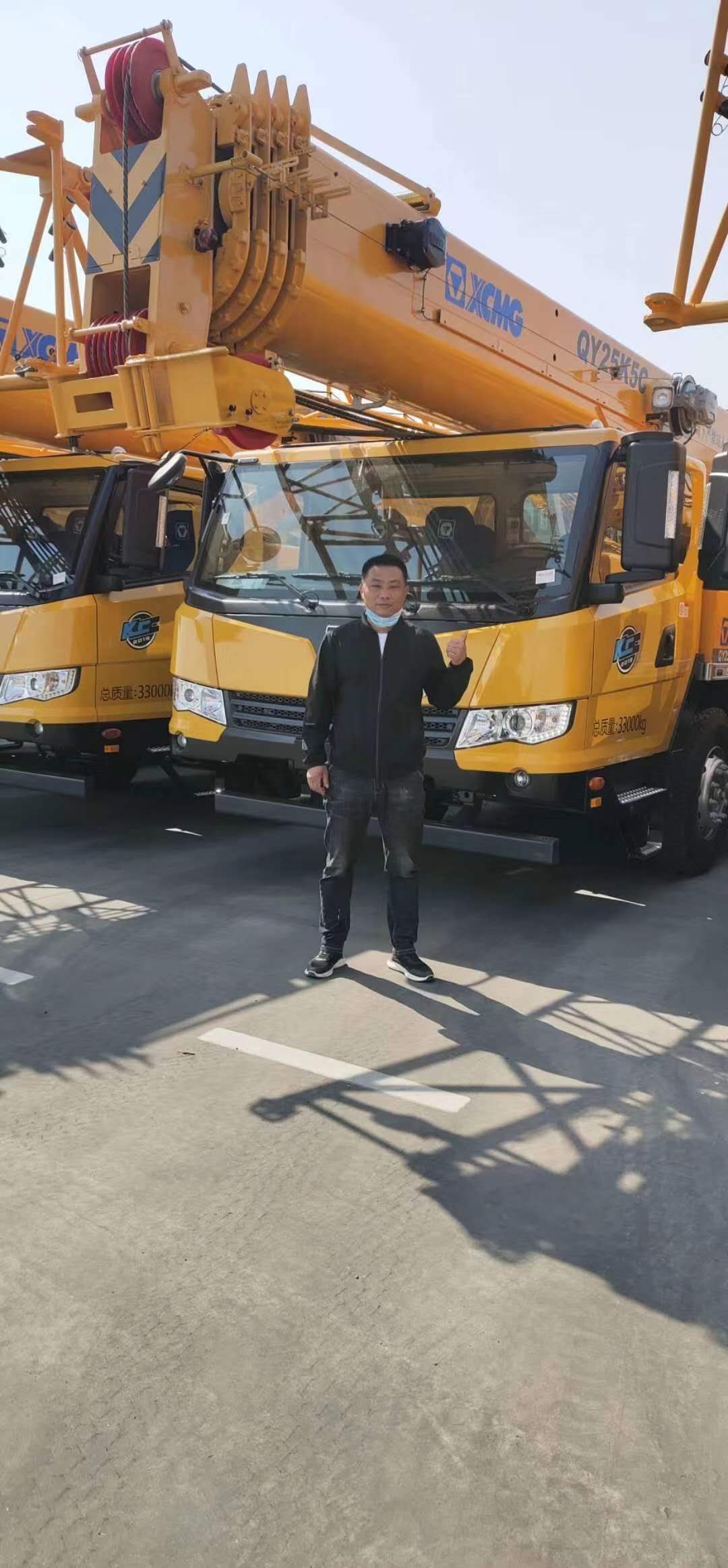 漯河市舞阳县王总喜提满冠（中国）QY25K5C起重机一台