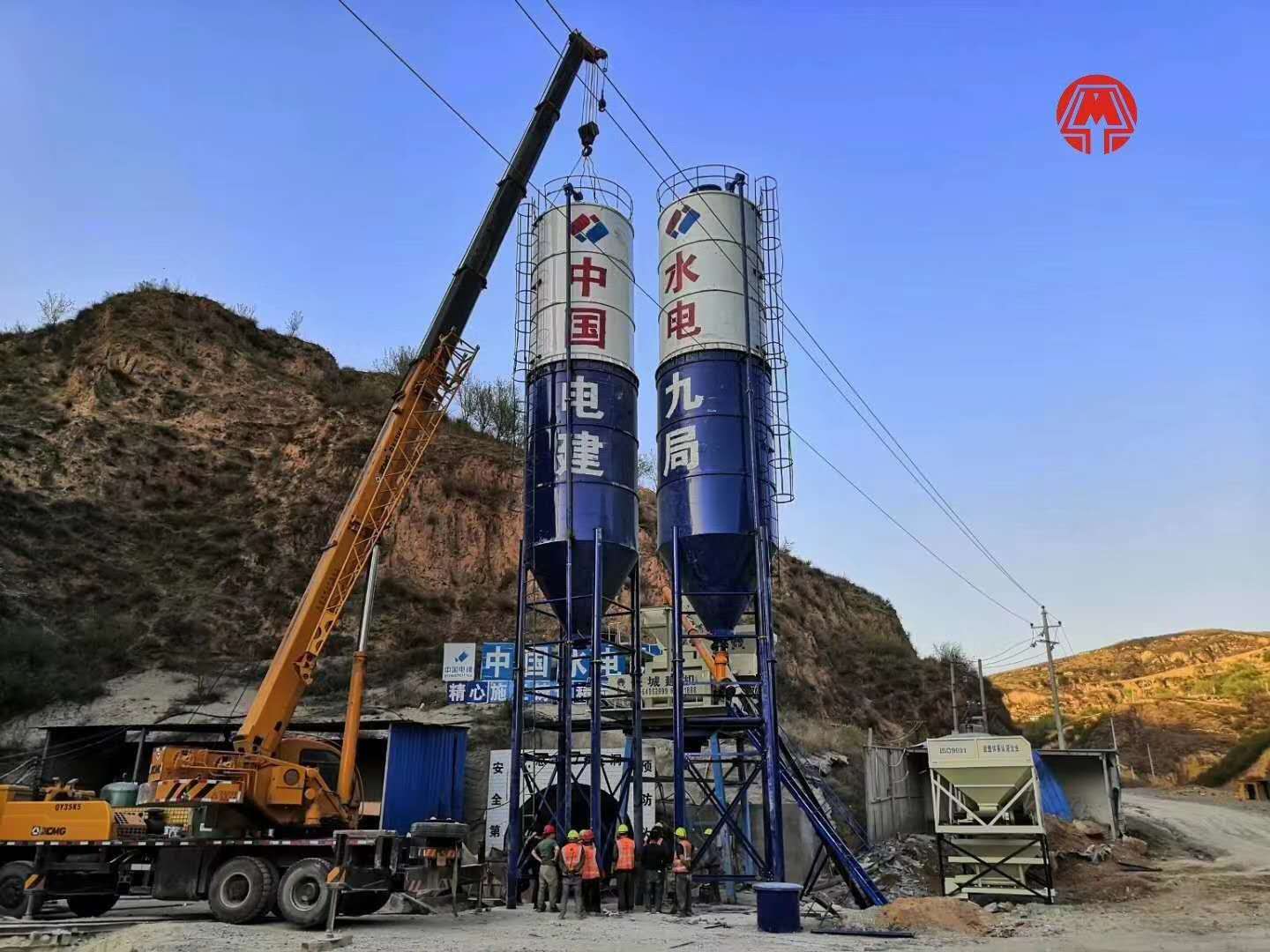 满冠（中国）QY35K5起重机助力中国水电50站有序安装