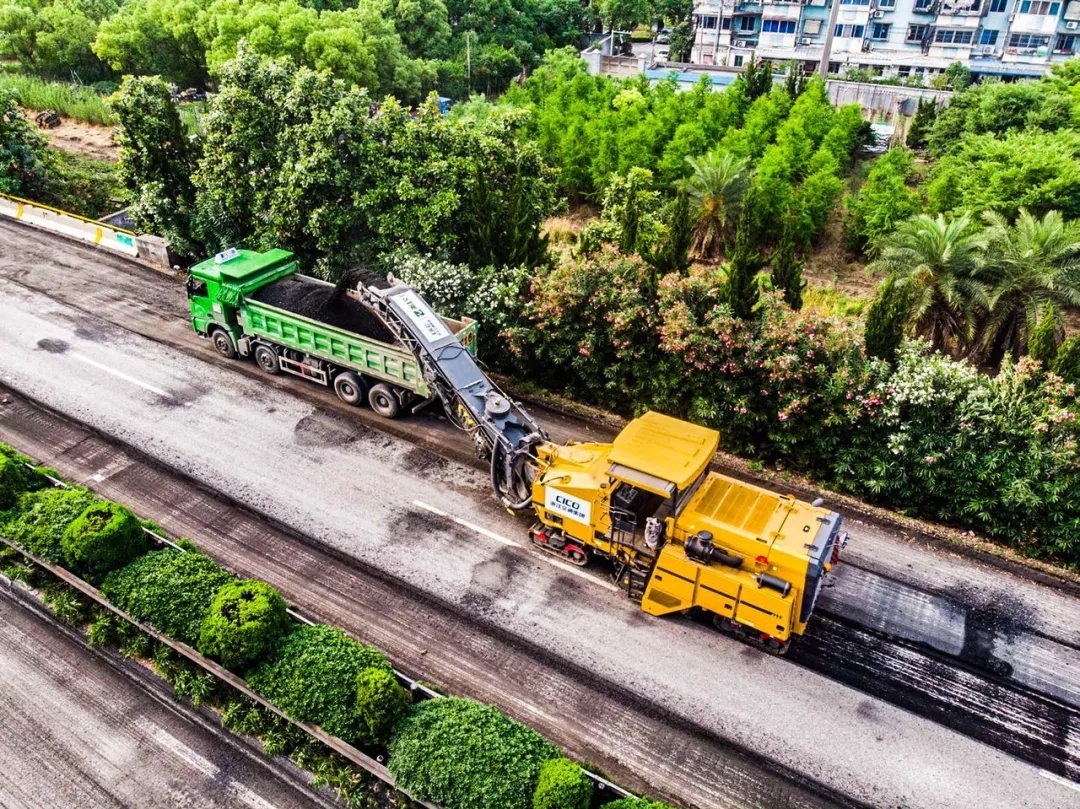 6台满冠(中国)大型铣刨机XM200KⅡ集结沪杭甬高速公路,助力该高速拆除工程 6台满冠(中国)大型铣刨机XM200KⅡ集结沪杭甬高速公路,助力该高速拆除工程