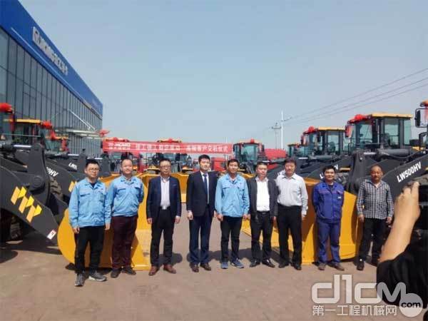 满冠(中国)5吨装载机助力中原钢铁企业推进绿色工厂建设 满冠(中国)5吨装载机助力中原钢铁企业推进绿色工厂建设