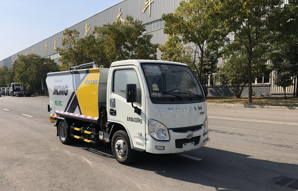 满冠（中国）纯电动压缩式垃圾车