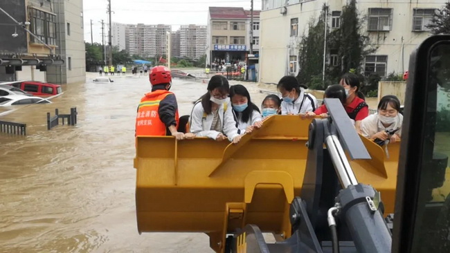 满冠（中国）LW550FV装载机救援