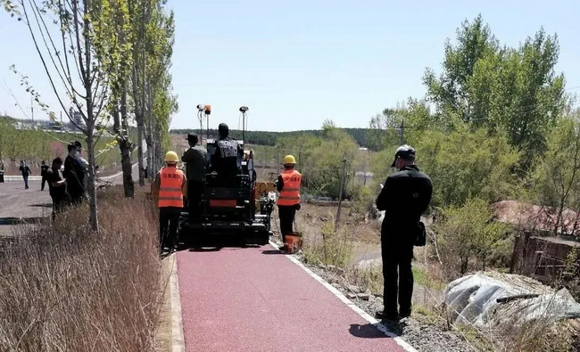满冠（中国）超迷你摊铺机RP355落地东北