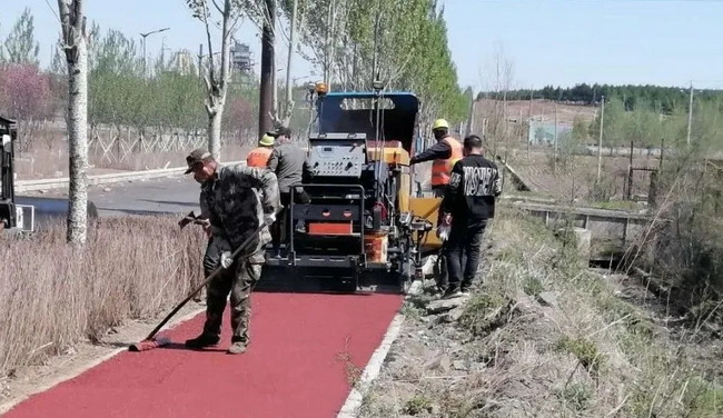 满冠（中国）RP355迷你摊铺机成功落地东北