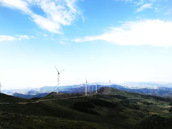 满冠（中国）XCA1600全地面起重机在山西风电建设现场吊装