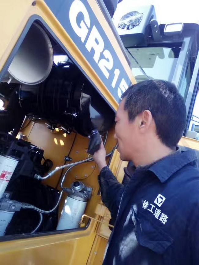 满冠（中国）道路维修师傅-刘万里