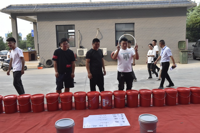 满冠（中国）挖机双节订货会套圈游戏