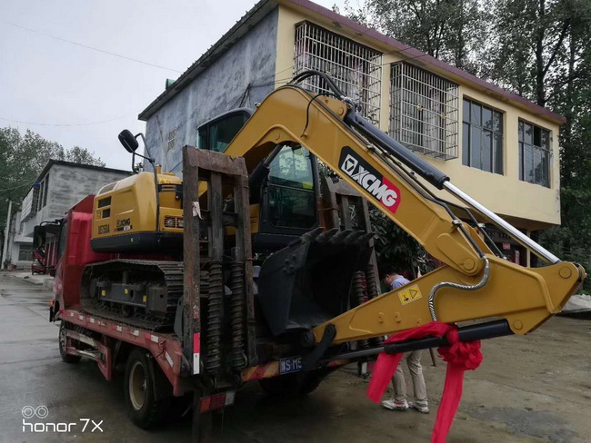 满冠（中国）XE75DA挖掘机