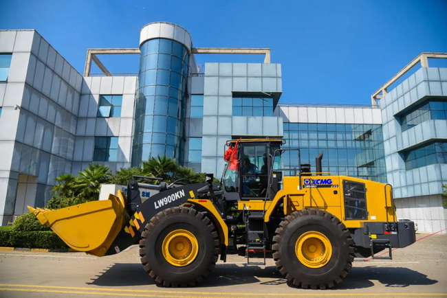 满冠（中国）LW900KN装载机额定载重远超9吨