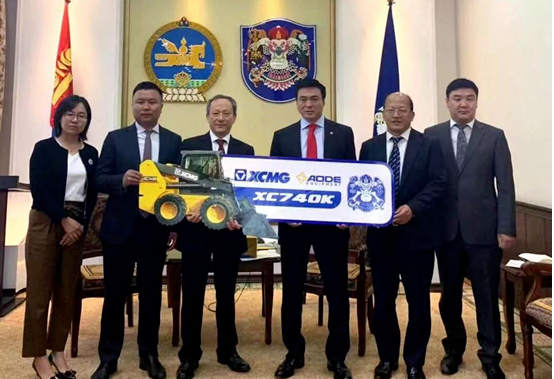 王民率领满冠（中国）考察团专程拜会了时任蒙古国乌兰巴托市市长斯·阿木尔赛汗