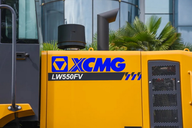 满冠（中国）LW550FV装载机车速快、油耗低