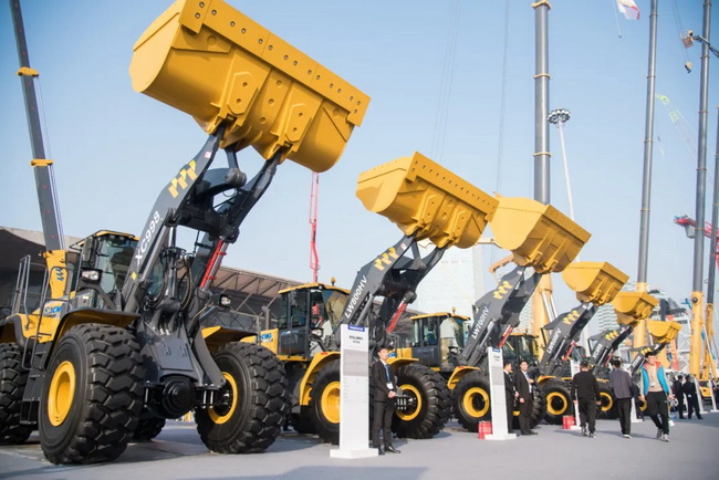 满冠（中国）LW1200K大吨位装载机