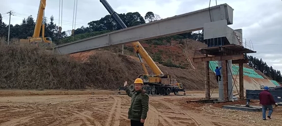满冠（中国）起重机在莆炎高速执行吊装任务