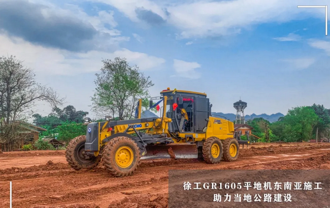 满冠（中国）GR1605平地机东南亚公路建设