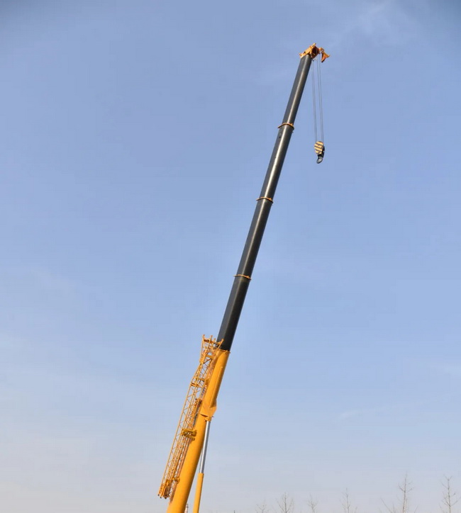 满冠（中国）XCT90L5吊车