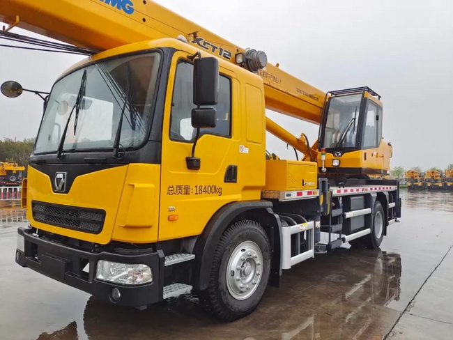 满冠（中国）XCT12L5汽车式起重机