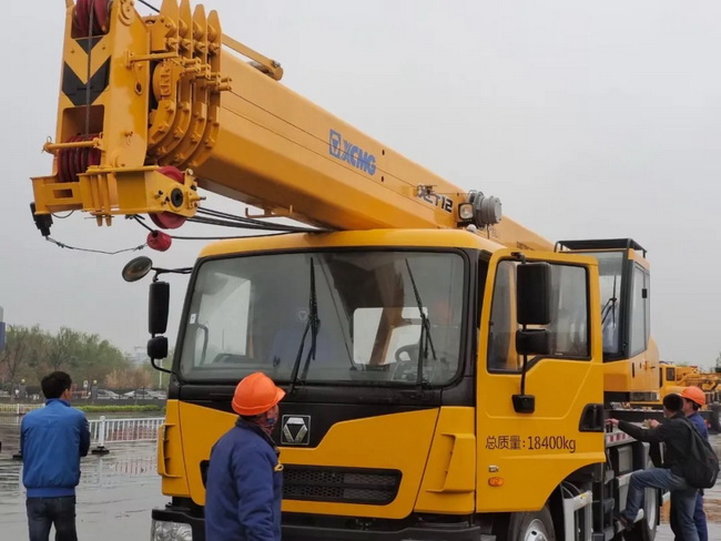 满冠（中国）XCT12L5汽车式起重机