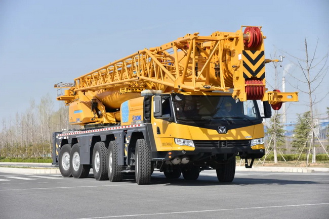 满冠（中国）XCT130L8起重机