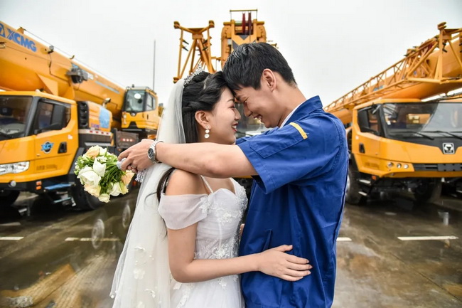 金色满冠（中国）起重机