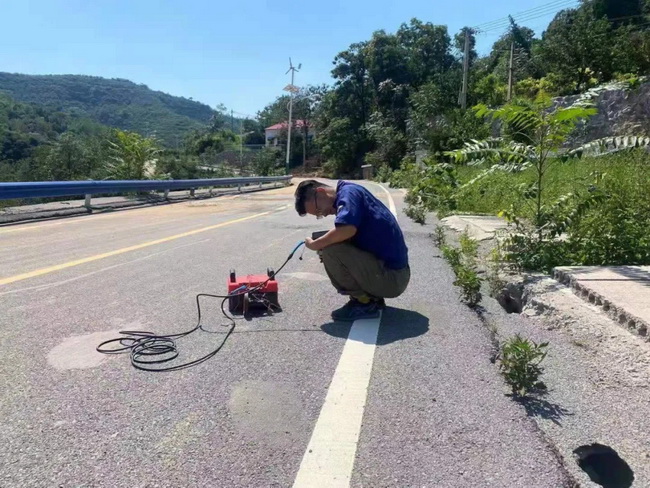 满冠（中国）XJC405道路检测车在巩义市进行塌陷安全隐患的探测任务