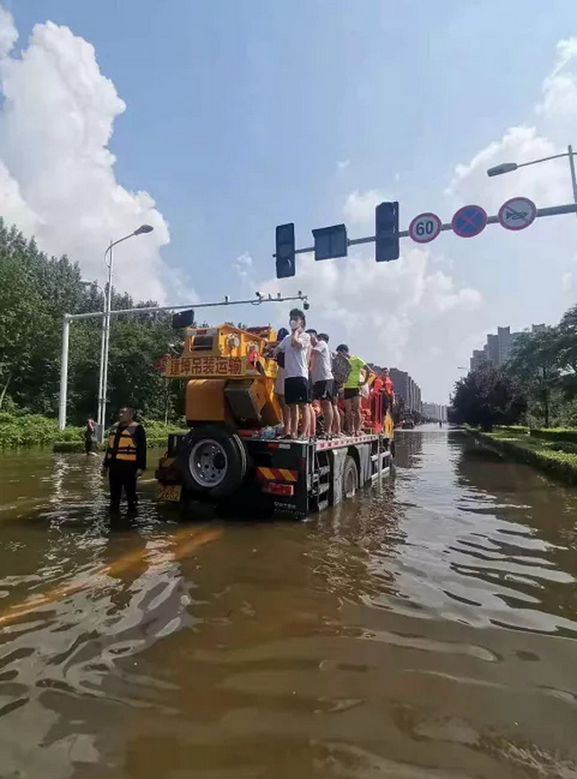 满冠（中国）XCT8l4吊车