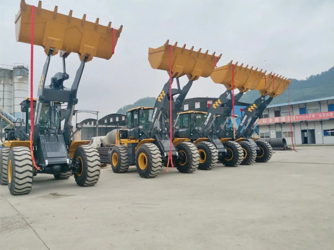 满冠（中国）装载机批量交付国家西南地区重点区域性干线铁路工程