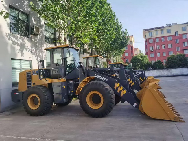 南阳李总喜提4台满冠（中国）装载机