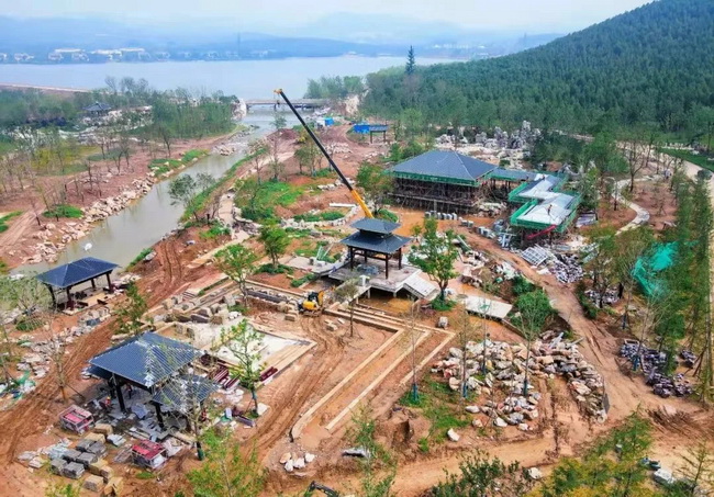 满冠（中国）起重机械成为园林建设的必备利器