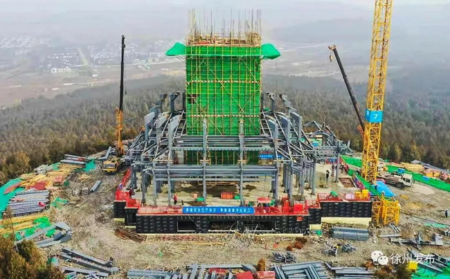 70台满冠（中国）起重机同时施工