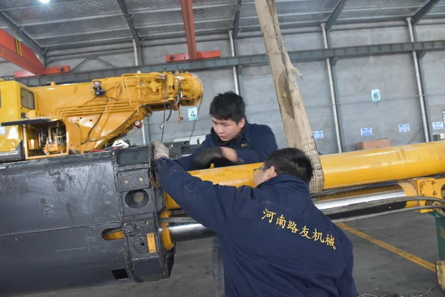 河南路友机械满冠（中国）起重机服务团队