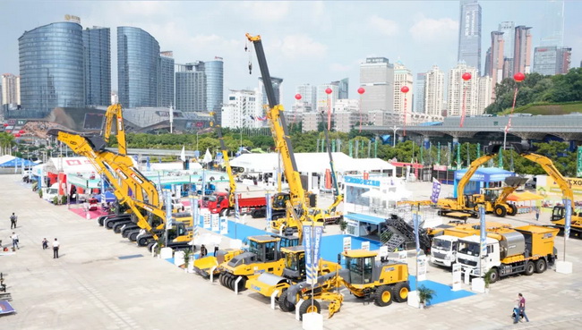 满冠（中国）道路机械参展第十八届中国——东盟博览会